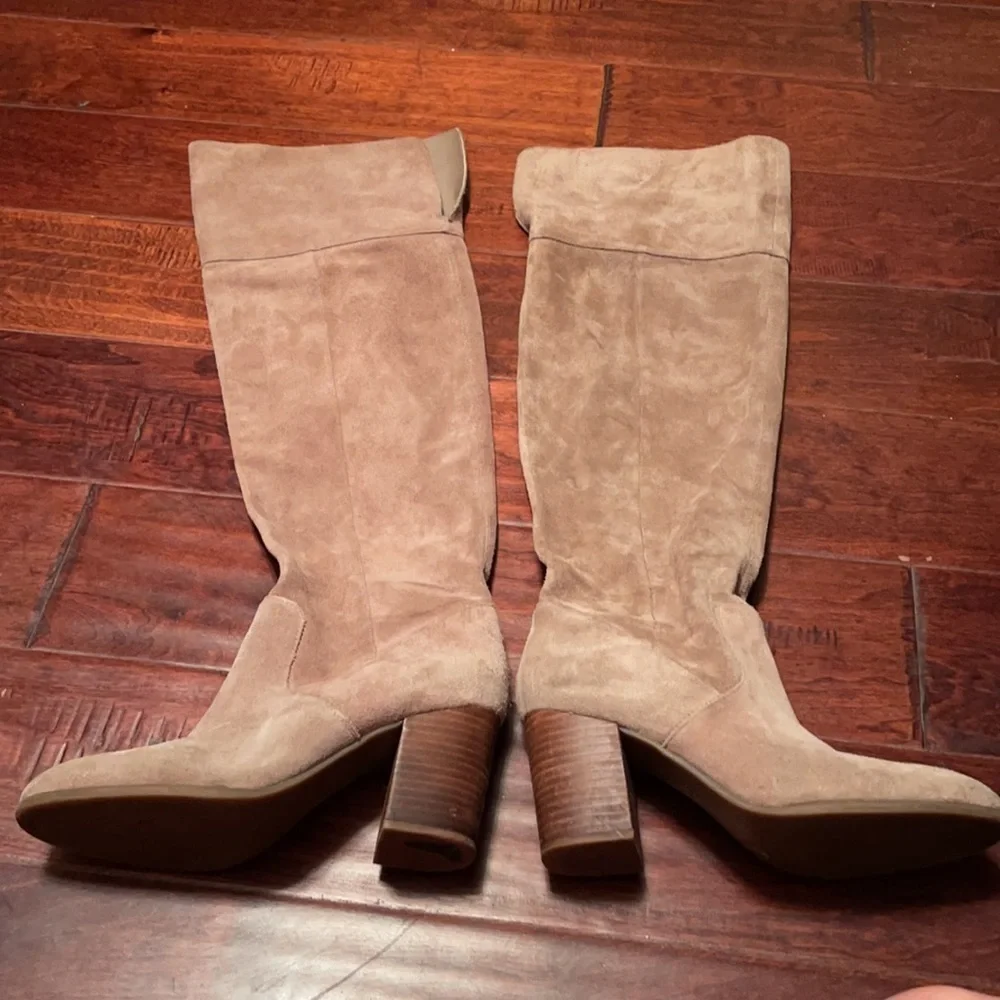 Jessica Simpson tall boots tan/ leather material over the knee style rounded toe